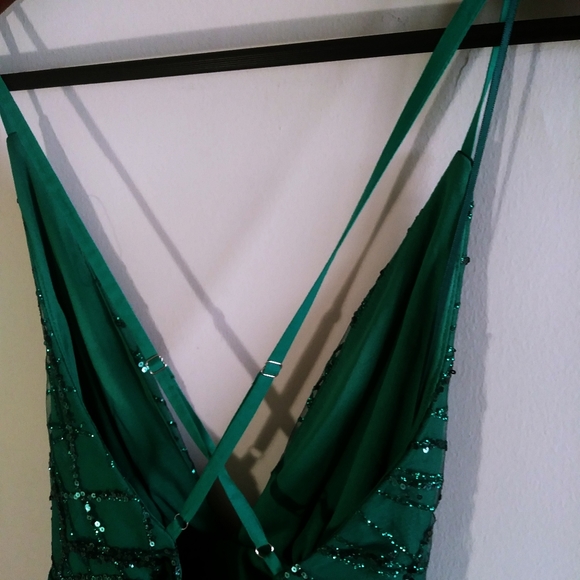 Luxxel Green Sparkly NWT Party Dress Medium - Picture 9 of 12
